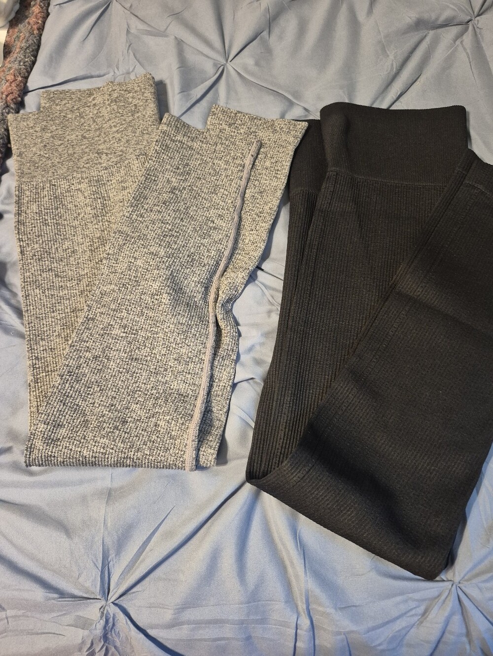 Colsie Black and Gray Ribbed Sport Leggings